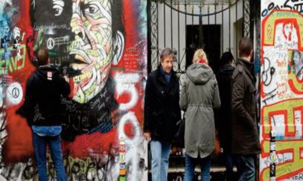 Chez Gainsbourg, guidé par la voix de sa fille Charlotte