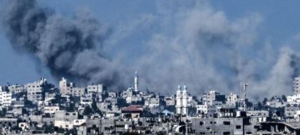 Israël intensifie ses frappes contre Gaza avant une invasion terrestre