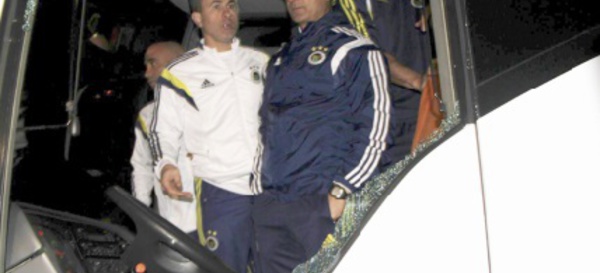 ​Fenerbahçe pour une suspension du championnat turc