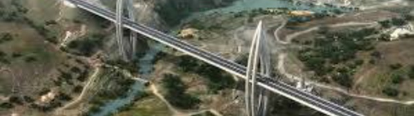 Les travaux du pont à haubans sur  l'oued Bouregreg, achevés vers début juin