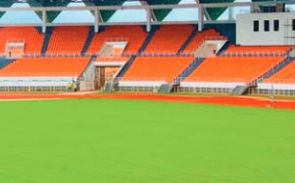 Les pelouses des terrains de San Pedro entre de bonnes mains marocaines