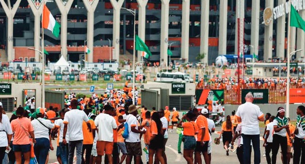 Les organisateurs annoncent des “mesures” après un match d'ouverture à l'affluence décevante