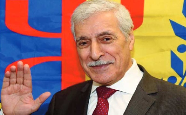 Alger pris à son propre jeu