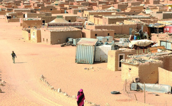 Les dirigeants du Polisario s’empiffrent à Bruxelles alors que la famine plane sur les camps de Tindouf