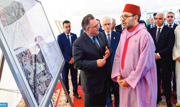 SM le Roi pose la première pierre d’un Centre médical de proximité à Casablanca et lance la 2ème phase du programme des Unités médicales mobiles connectées