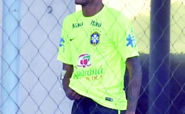 Neymar abandonne à nouveau le Brésil