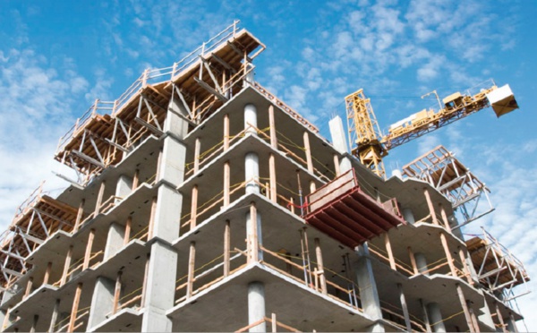 Plombé par une crise de la demande, l’immobilier s’affale