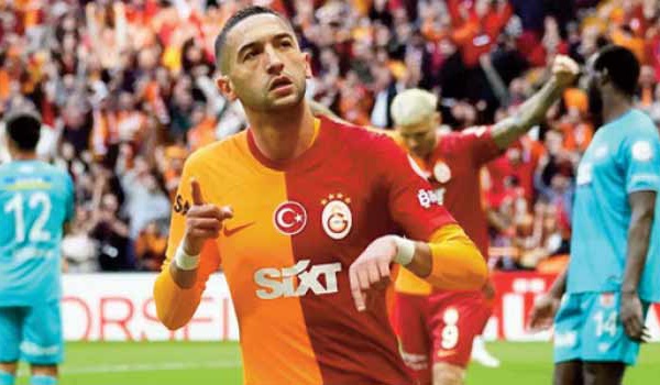 Hakim Ziyech auteur d'un doublé contre Sivasspor