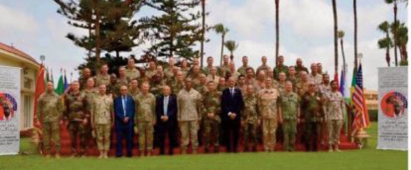 Remise de Wissams Royaux à des responsables militaires américains