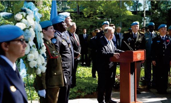 Le SG de l'ONU honore deux Casques bleus des Forces Armées Royales décédés au service de la paix