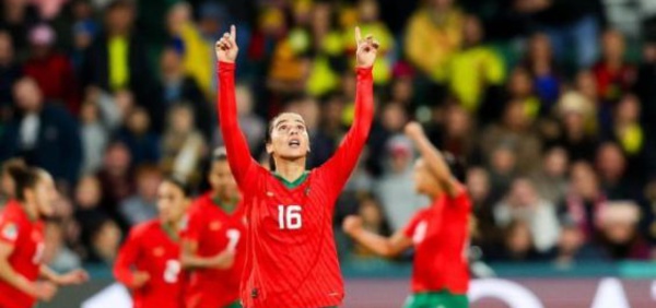 Anissa Lahmari rejoint le Levante UD