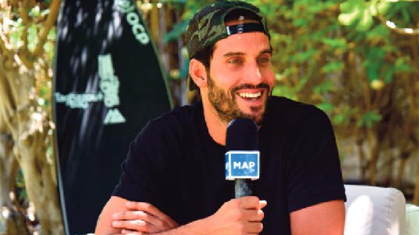 Ramzi Boukhiam, le surfeur marocain qui rêve de dompter la mythique vague de Teahupo'o