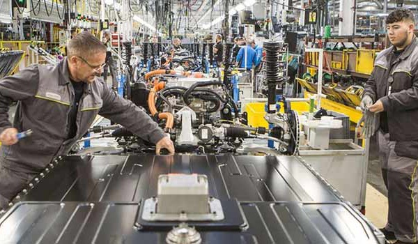 Industrie : L'activité recule en juin 2024