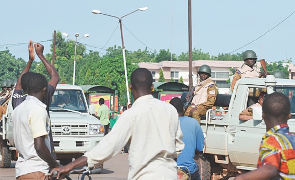 Le Premier ministre du Burkina Faso libéré par les putschistes