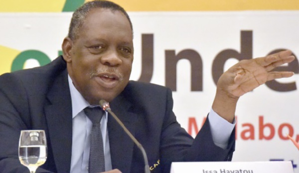 Hayatou bien parti pour assurer le pompier de service à la FIFA