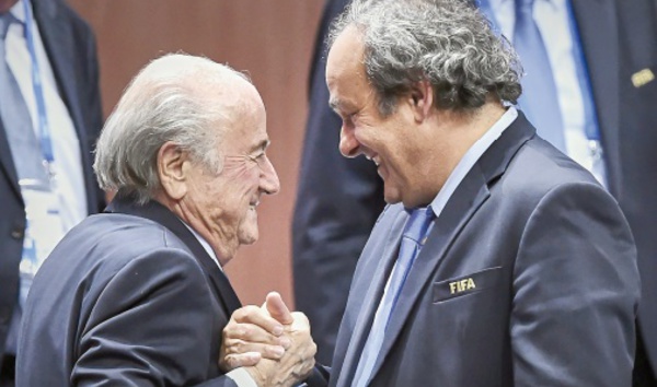 La commission d'éthique de la Fifa appelée à enquêter sur Blatter et Platini