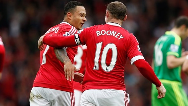 Manchester City laisse United prendre la tête