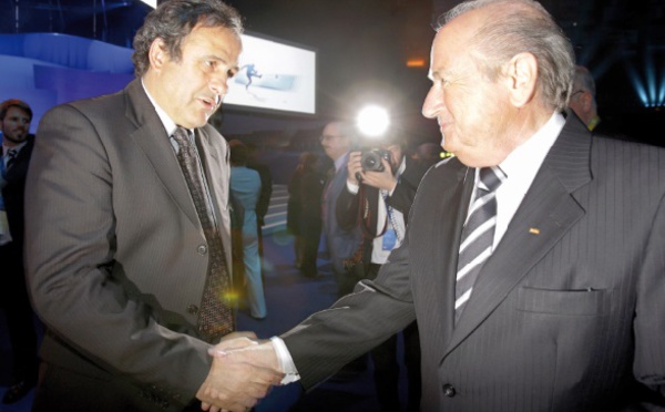 Blatter et Platini suspendus au verdict de la commission d'éthique de la Fifa
