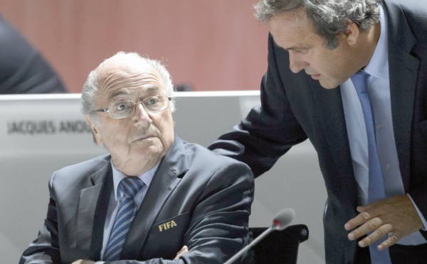 Le destin de Blatter et Platini entre les mains de la commission d'éthique
