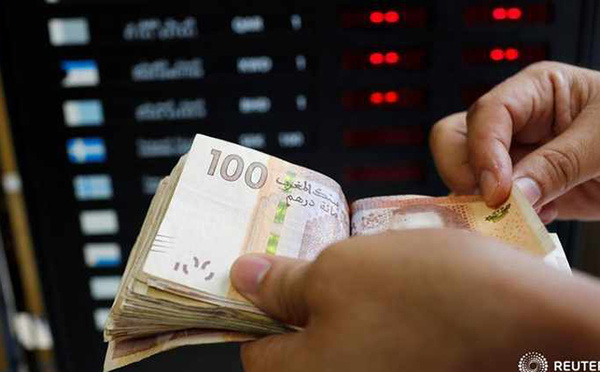 Marché des changes : Le dirham se déprécie de 0,7% face au dollar