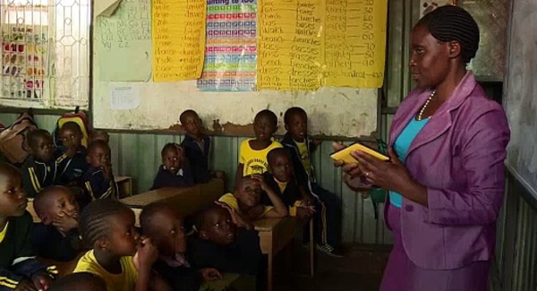 Au Kenya, une école numérique qui tient dans une valise