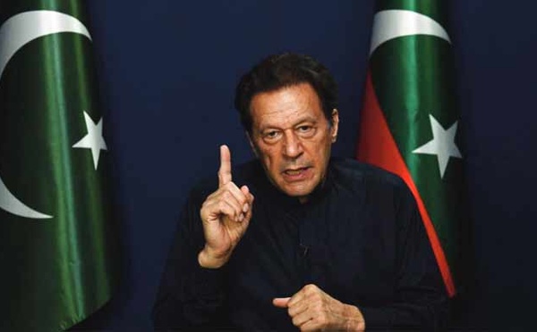 Imran Khan, l'homme qui espère reprendre les rênes du Pakistan depuis sa prison  