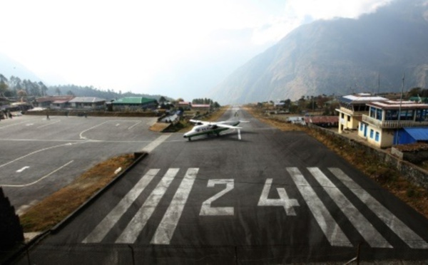 Au Népal, le séisme a mis l'aéroport le plus dangereux du monde à rude épreuve