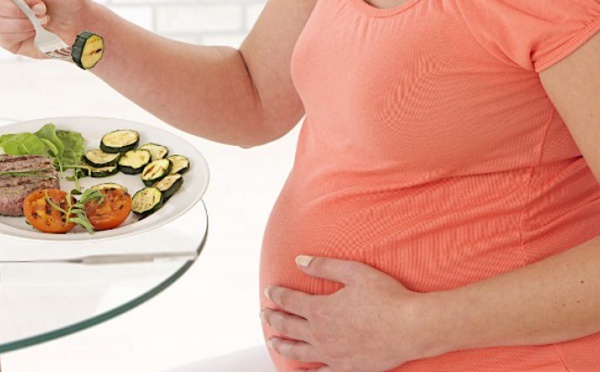 Prendre du poids entre deux grossesses augmenterait le risque de décès du bébé