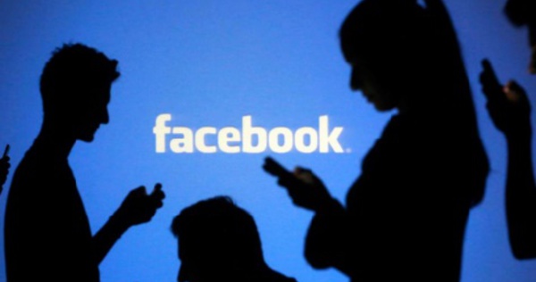 Facebook moins "cool" que YouTube