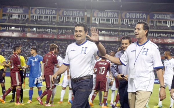 Le président de la fédération hondurienne et le vice-président suspendu de la FIFA plaident non coupable à New York