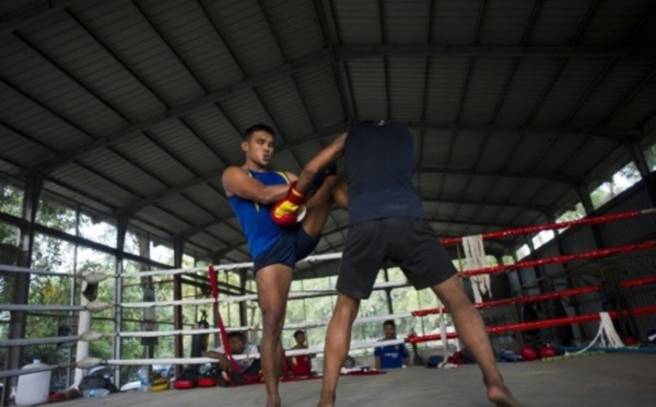Ultra violente, la boxe birmane  fait aussi des adeptes à l'étranger
