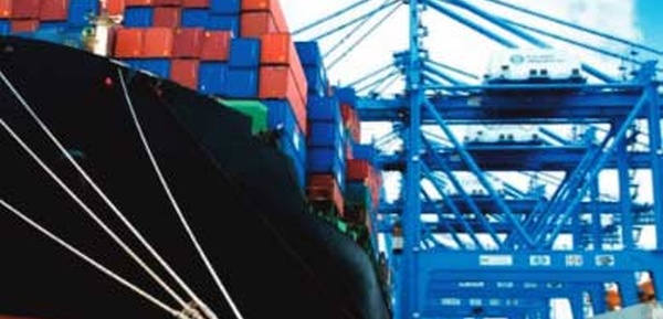 Commerce extérieur : baisse des indices des valeurs unitaires à l'importation et à l'exportation au T4-2024