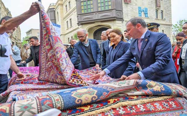 SAR la Princesse Lalla Hasnaa visite à Bakou le Festival international du tapis d'Azerbaïdjan