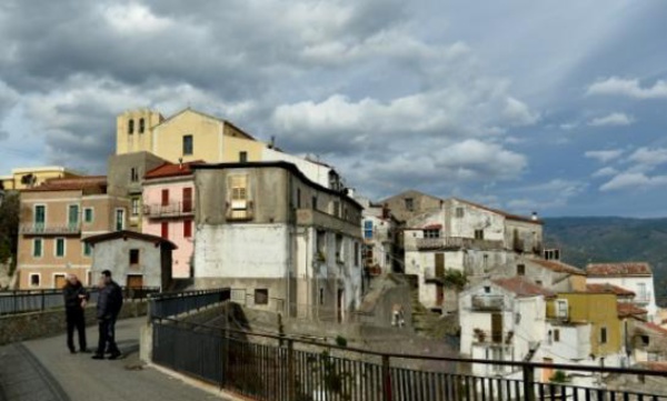 Un village médiéval italien vieillissant lance un défi à la Faucheuse