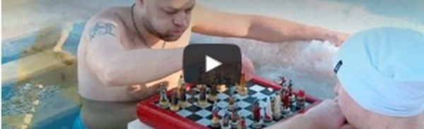 Russie: tournoi d'échecs de l'eau glacée