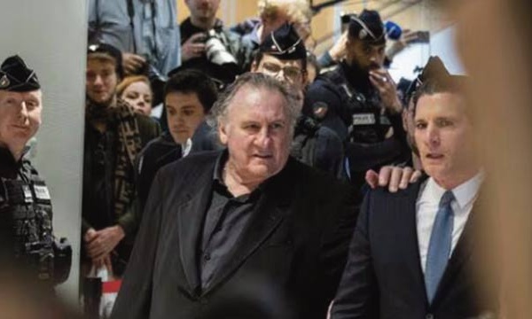Le parquet de Paris confirme ses réquisitions de procès pour viols contre Gérard Depardieu