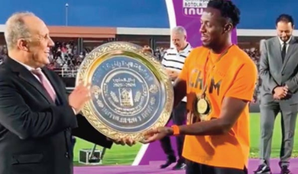 La RSB reçoit le trophée de la Botola Pro D1