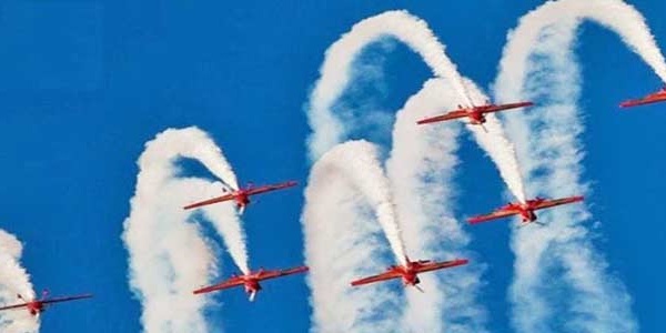 Un show époustouflant de l'équipe de voltige "Marche Verte" à Martil