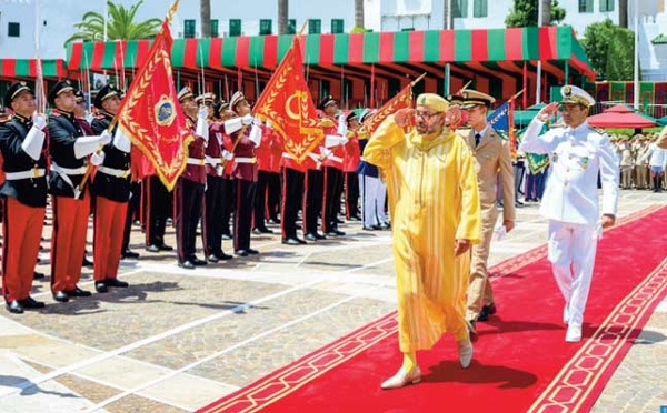 Sa Majesté le Roi préside à Tétouan la cérémonie de prestation de serment des Officiers lauréats des grandes écoles militaires et paramilitaires
