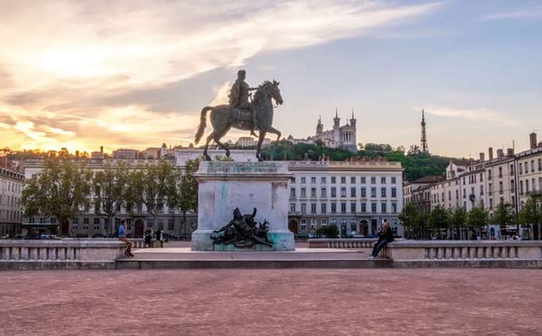 A Lyon, la culture marocaine millénaire s'invite dans la plus grande esplanade d’Europe