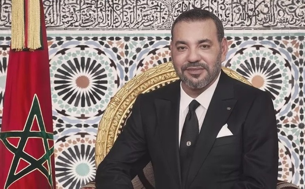SM le Roi, Amir Al-Mouminine, prend connaissance du texte de la Fatwa du Conseil supérieur des oulémas sur la Zakat et donne Sa Haute approbation pour sa mise à la disposition du public