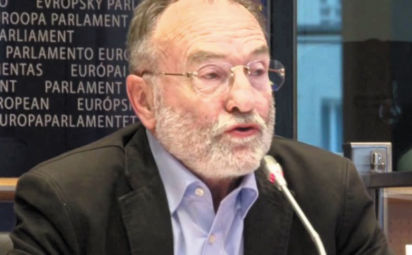 Bernard Delemotte : L’inscription de la déchéance de la nationalité  dans la Constitution française est une erreur