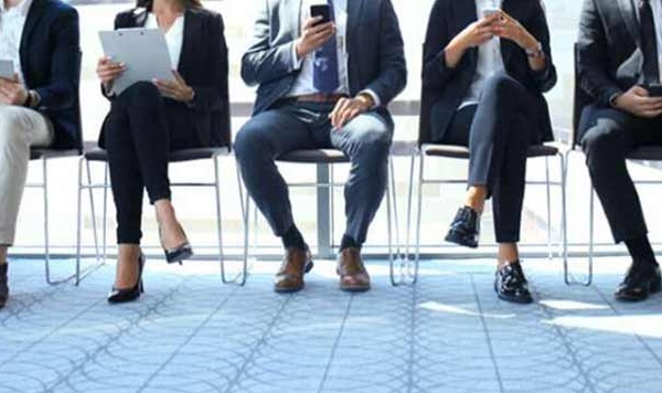 Le marché du travail reste miné par le sous-emploi et la baisse de l’activité