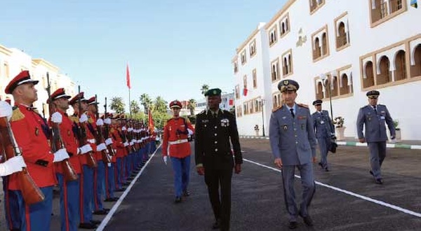 L’Inspecteur Général des FAR s’entretient avec le Chef d’Etat-Major de l’Armée de terre rwandaise