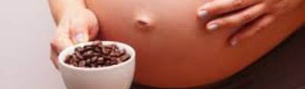 La caféine accroîtrait le risque de fausse couche