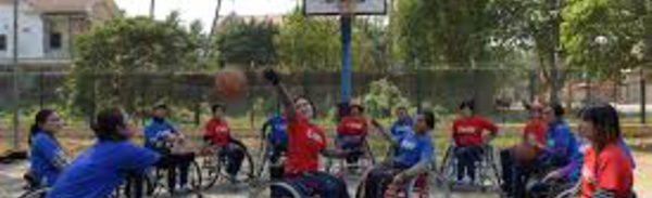 Au Cambodge, de premières basketteuses handicapées rêvent de changer les mentalités