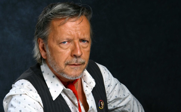 Le nouvel album de  Renaud réalise le meilleur démarrage depuis 14 ans