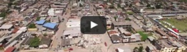 Equateur: images exclusives de drone de Pedernales dévastée