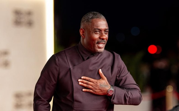 Idris Elba et des footballeuses anglaises distingués par le roi Charles III