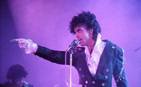 Ses coffres-forts pleins d'inédits, le défunt Prince pourrait encore ravir ses fans  